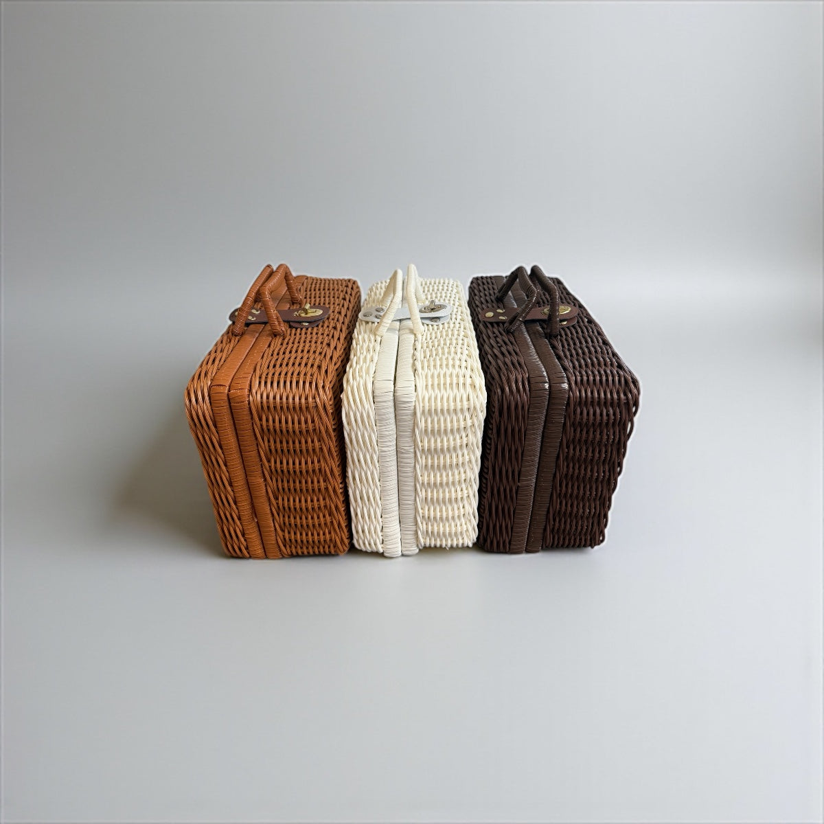 👶 Baby Wicker Suitcase Hamper