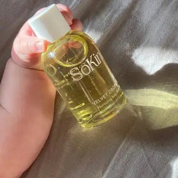 Velvet Droplets Nurturing Baby Bath Oil - Wrap With Love